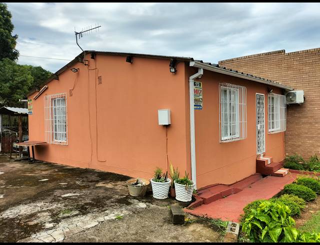 2 BEDROOM HOUSE FOR SALE IN NORTHDALE